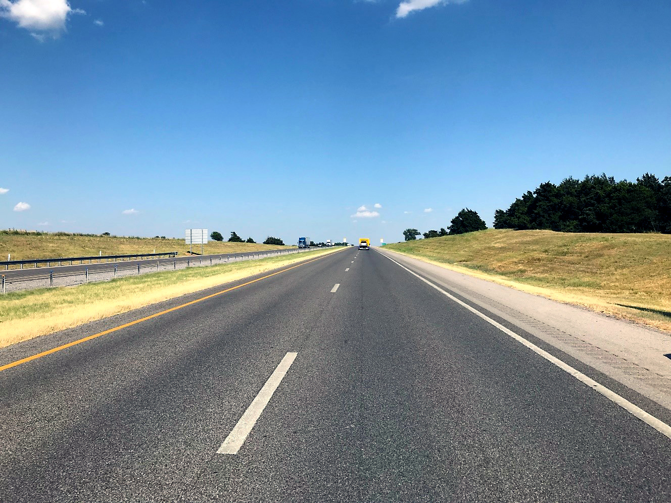 Photo of I-40 highway in Oklahoma that received a mill and overlay with HiMA in 2012.